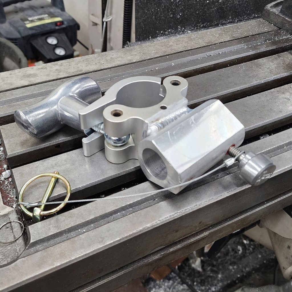 1-1/2" Grid Clamp - Aluminum 03