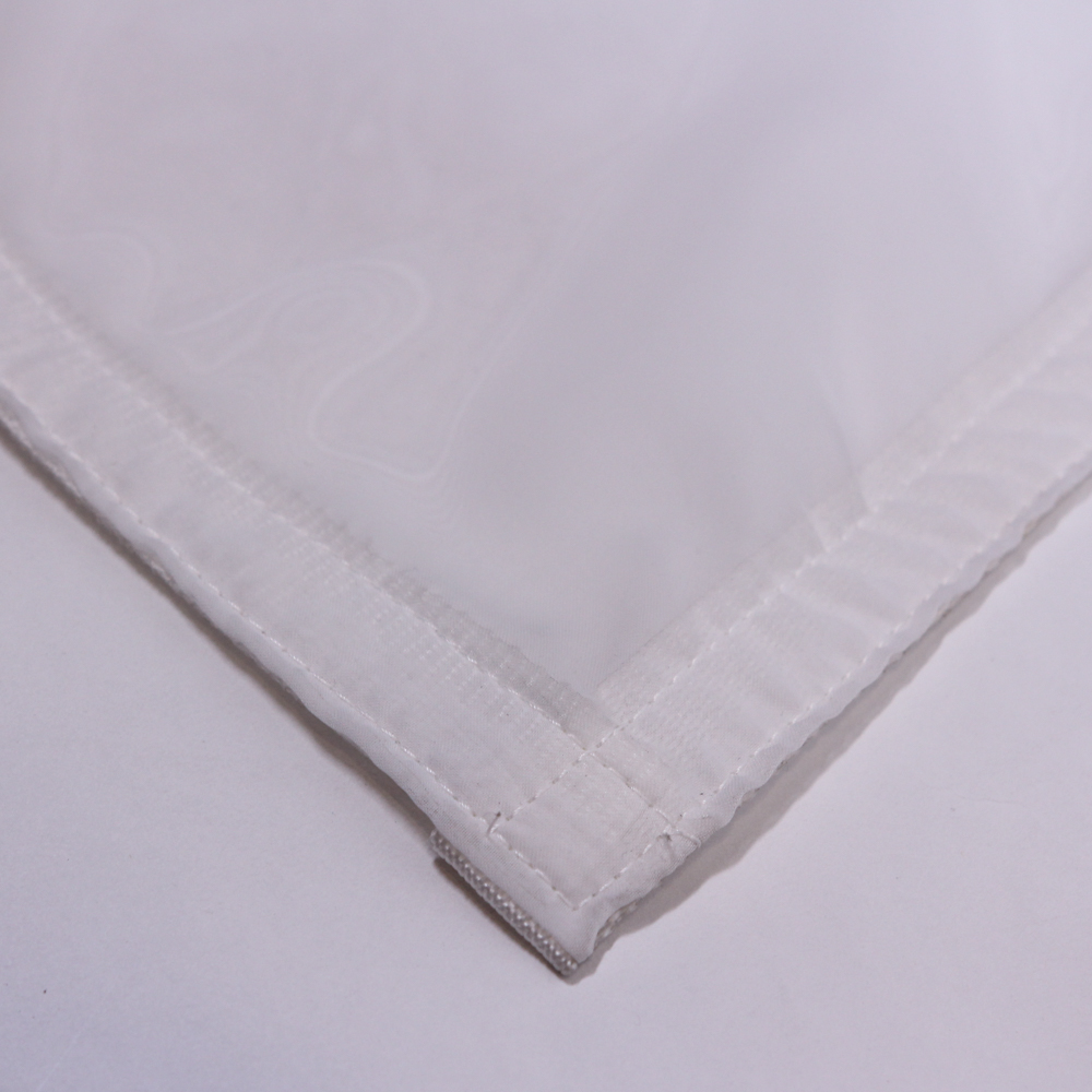 White 1/4 Silk Rag